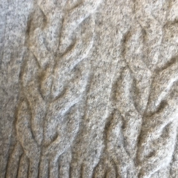 Banana Republic Wool Gray Sweater - Picture 6 of 7